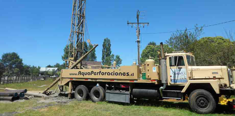 MAQUINA PERFORADORA POZOS ROTATIVA